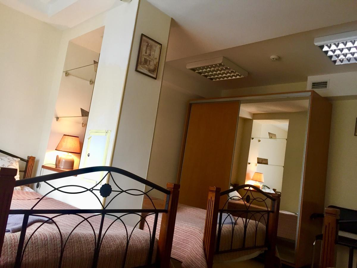 Westend Hostel Kiev Dış mekan fotoğraf